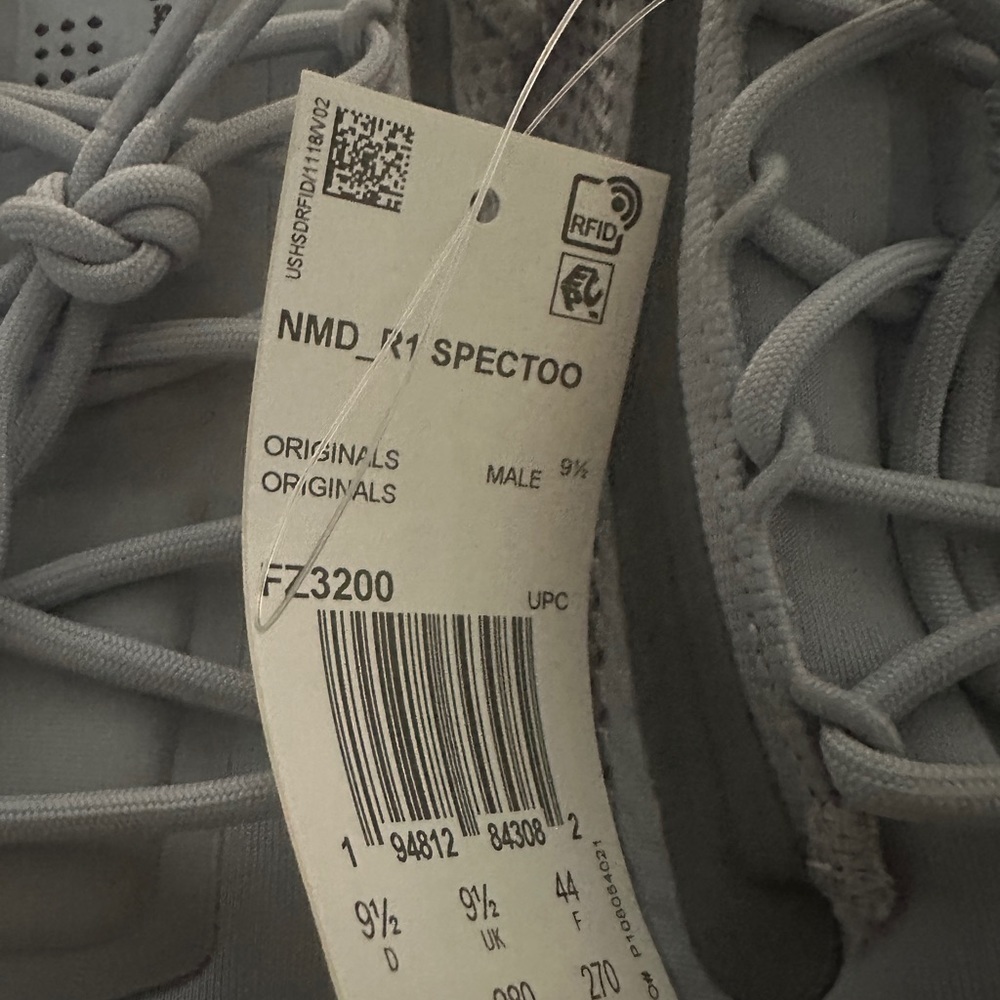 Adidas Originals Nmd_R1 Spectoo Sneaker Boost Sneakers FZ320 Grey Silver NWOB - Picture 2 of 7